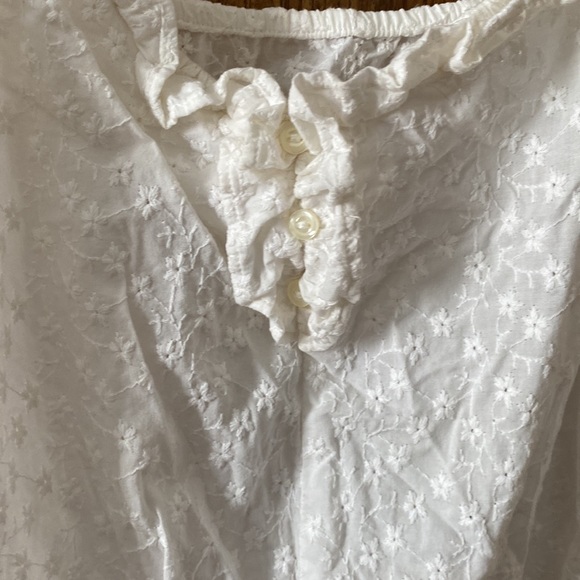 3/$25 Levi’s peplum top - Picture 2 of 3